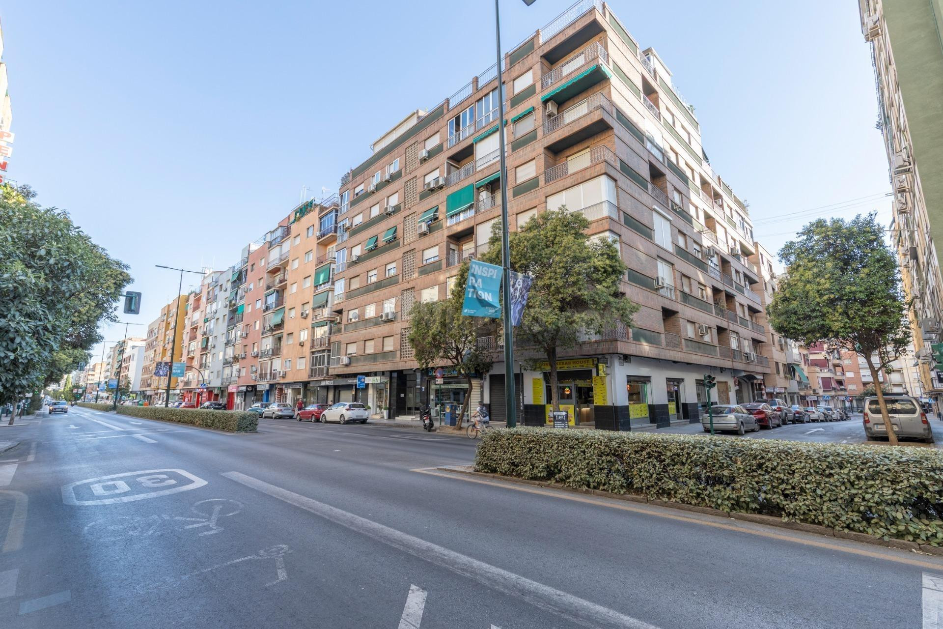 ¡¡ENCANTADOR PISO DE 112 m2 CON 4 DORMITORIOS Y 2 BAÑOS EN CAMINO DE RONDA!!