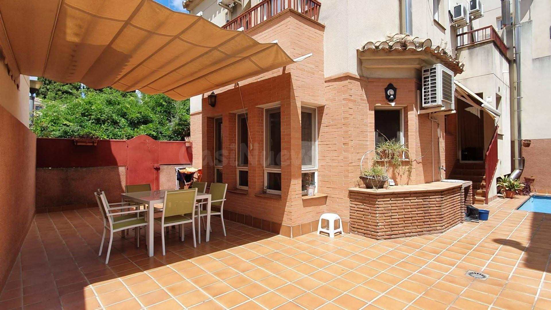 SE ALQUILA AMPLIA CASA CON PISCINA PRIVADA Y ZONA DE BARBACOA - foto 5