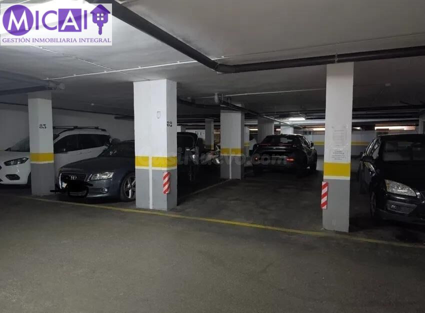 Amplio Garaje en Barriada Río San Pedro - Oportunidad Única