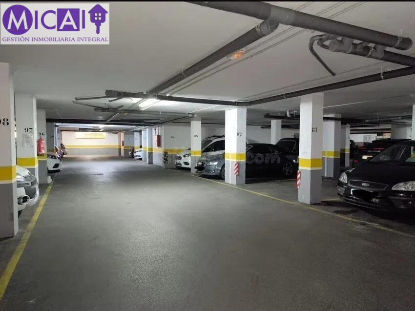 Amplio Garaje en Barriada Río San Pedro - Oportunidad Única - foto 4