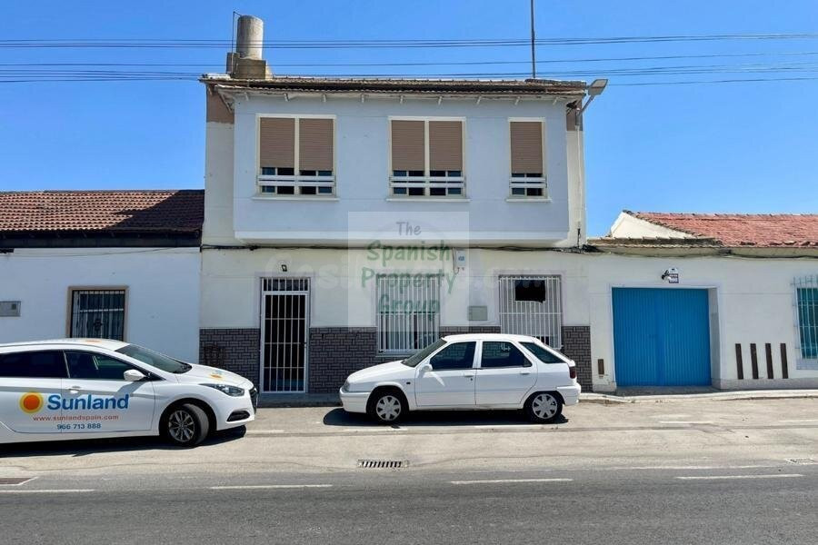 Venta de townhouse en Almoradi, con 4 dormitorios y 2 baños - foto 2
