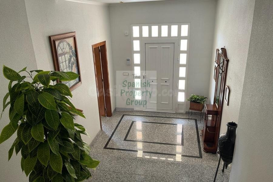 Venta de townhouse en Formentera del segura, de 400m2 con 5 dormitorios y 3 baños con plaza de garaje - foto 3
