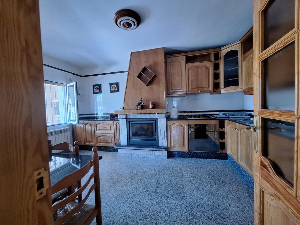 Gran casa de pueblo con finca privada en el corazón de Oria - foto 5