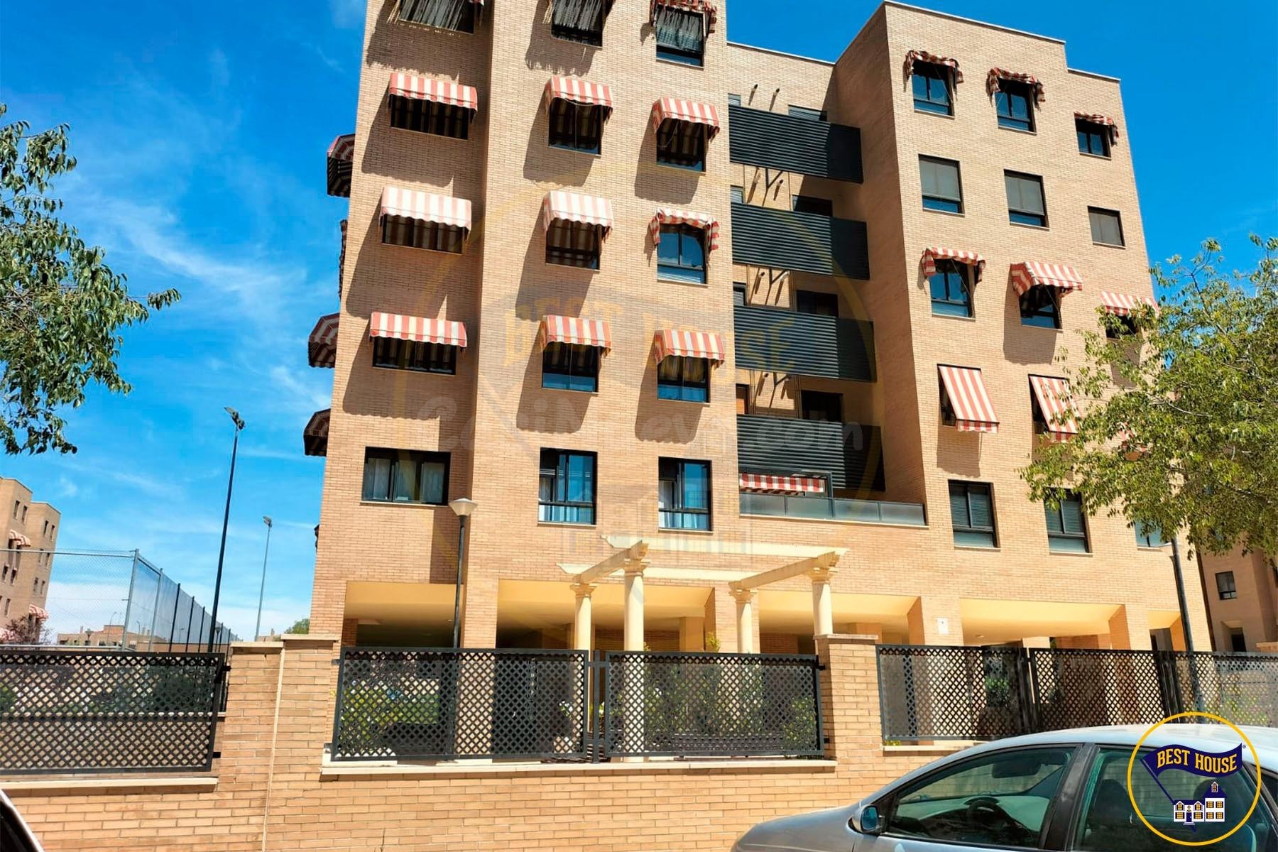 PISO EN VENTA EN UNA DE LAS MEJORES URBANIZACIONES CON PISCINA