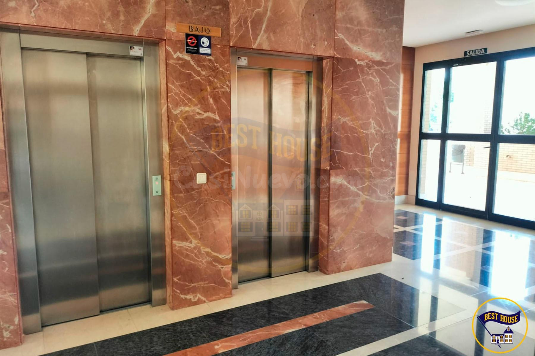 PISO EN VENTA EN UNA DE LAS MEJORES URBANIZACIONES CON PISCI - foto 2