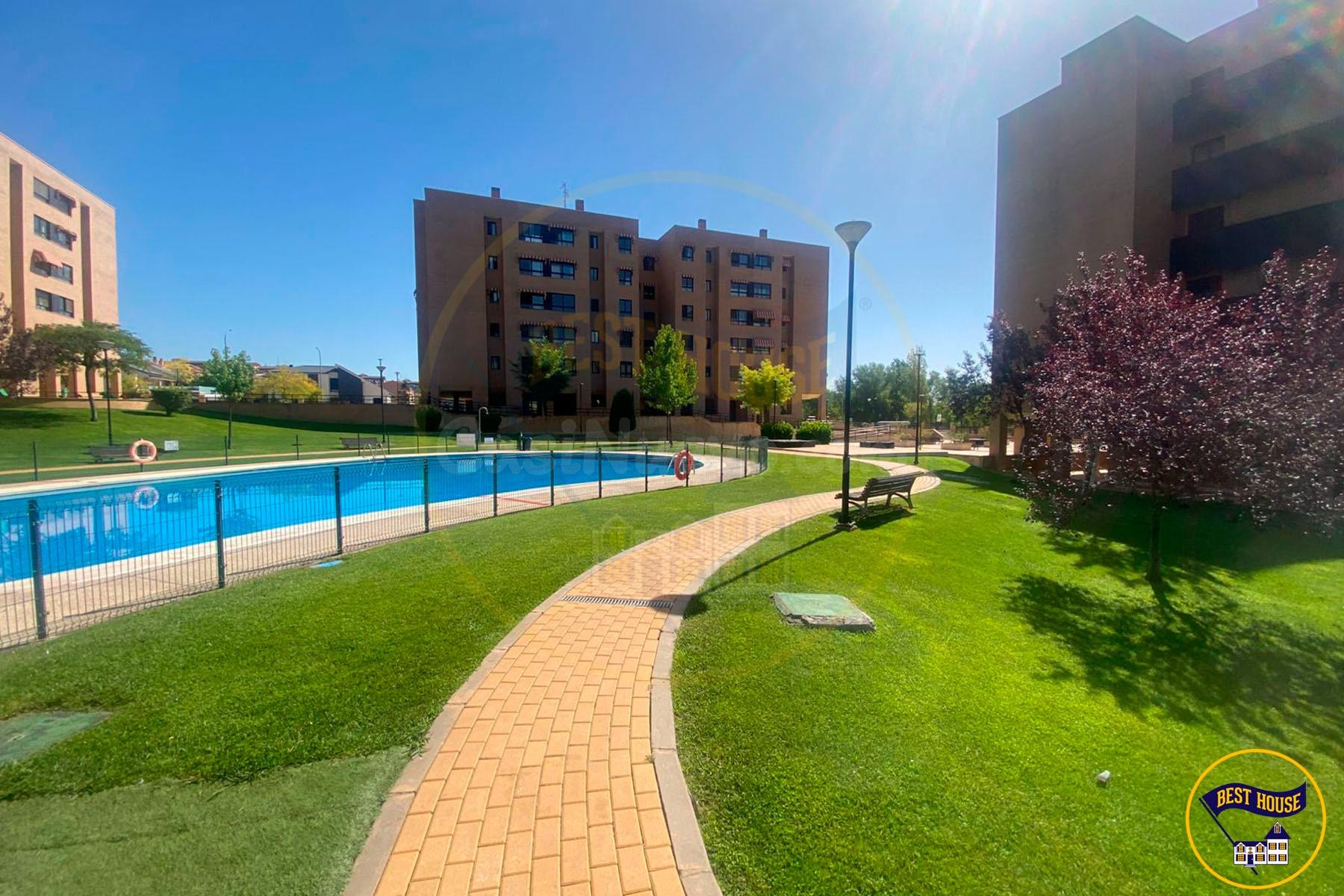 PISO EN VENTA EN UNA DE LAS MEJORES URBANIZACIONES CON PISCI - foto 3