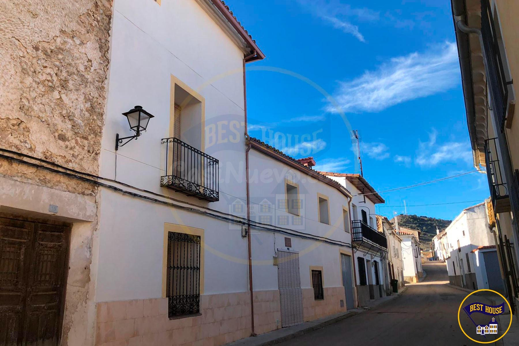 SE VENDE CASA EN CASTEJON