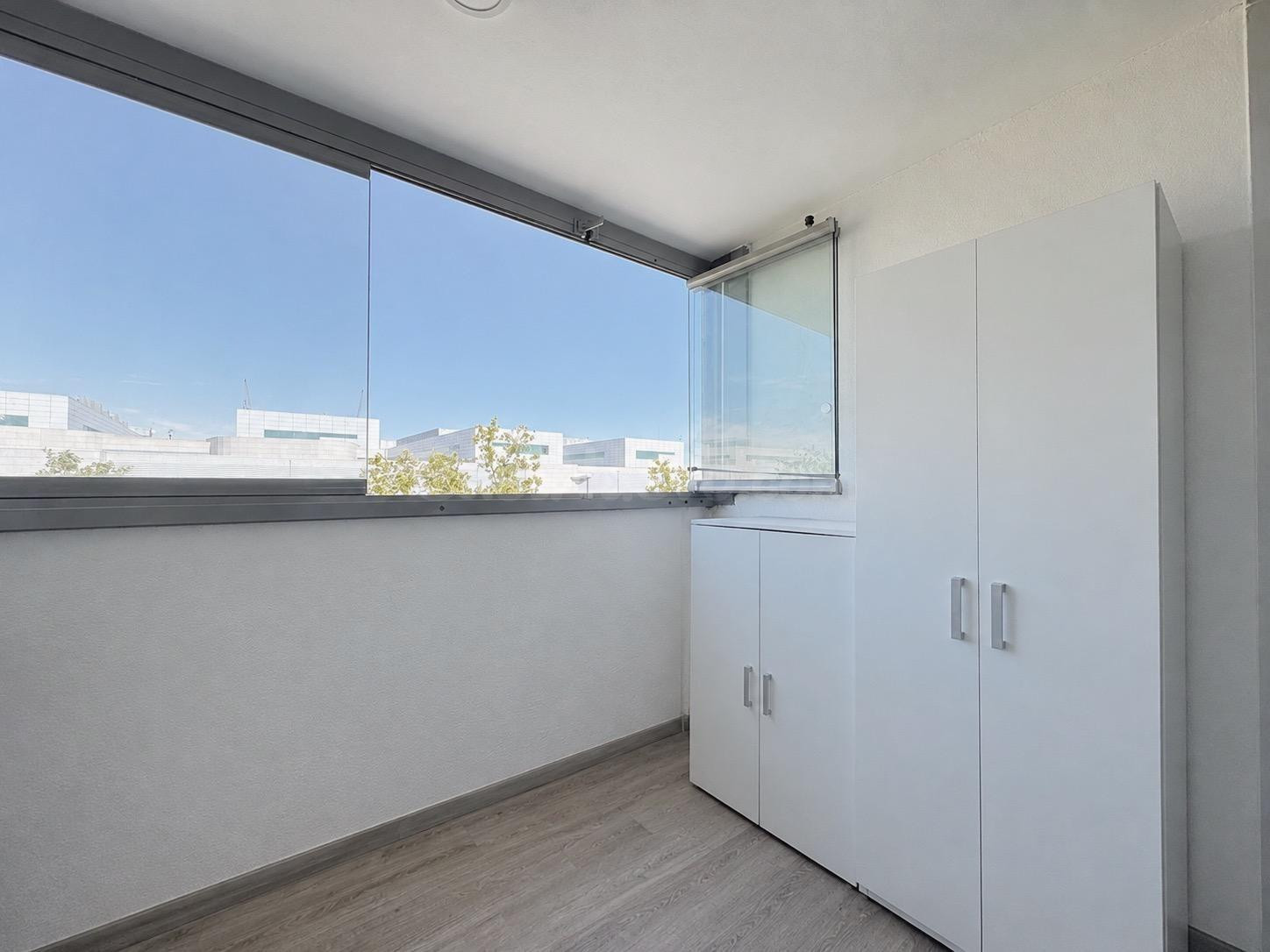 Piso de 2 dormitorios con terraza en la zona del Golf de Majadahonda - foto 3