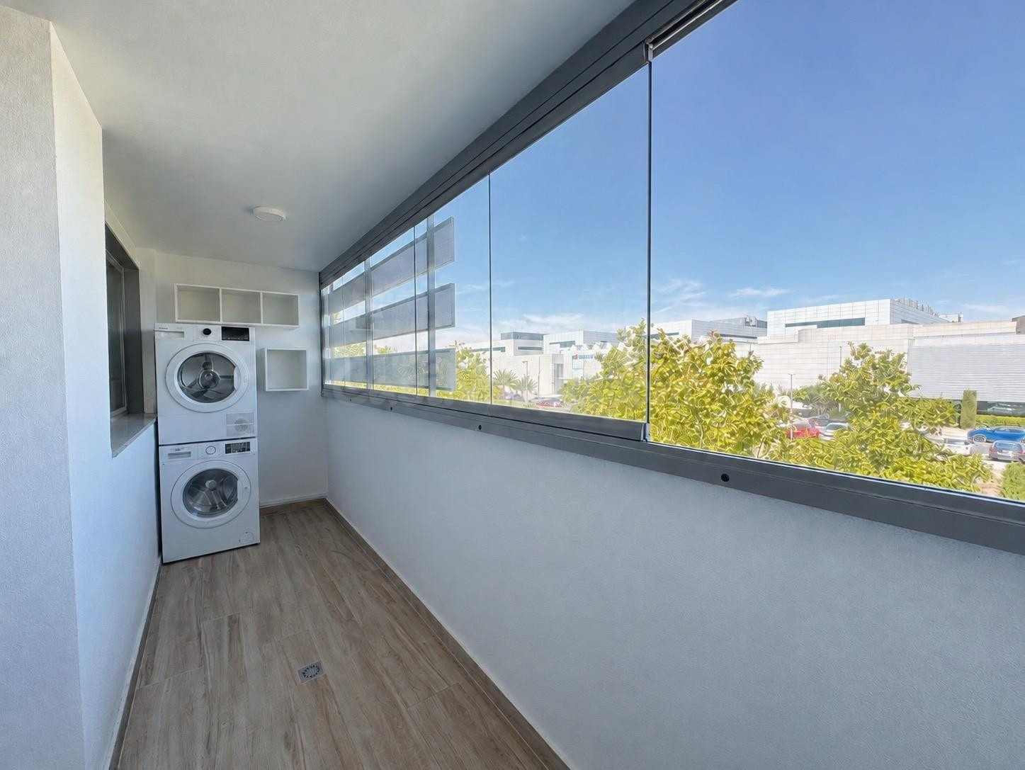 Piso de 2 dormitorios con terraza en la zona del Golf de Majadahonda - foto 4