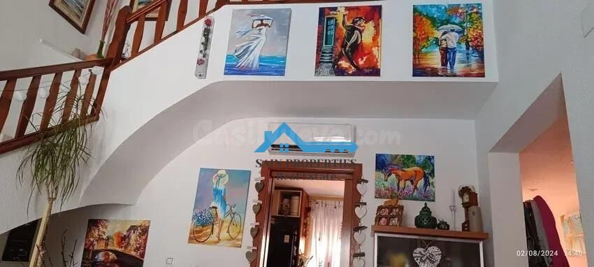 Exclusivo adosado con piscina privada en una urbanización de - foto 2