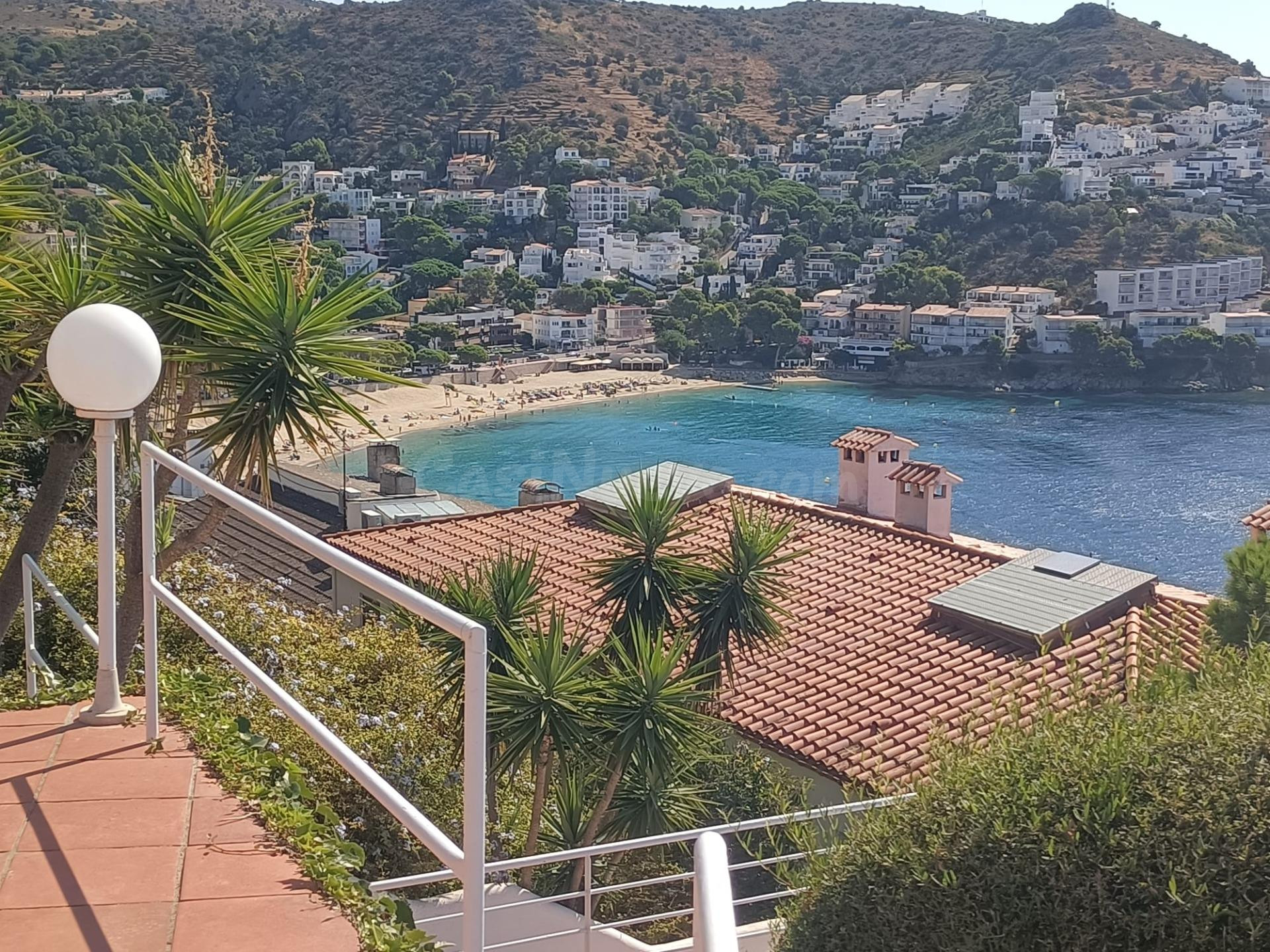 PRECIOSO APARTAMENTO CON VISTAS A LA PLAYA DE CANYELLES - foto 2