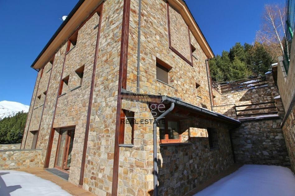 IMPRESIONANTE CHALET EN EL FORN DE CANILLO - foto 3