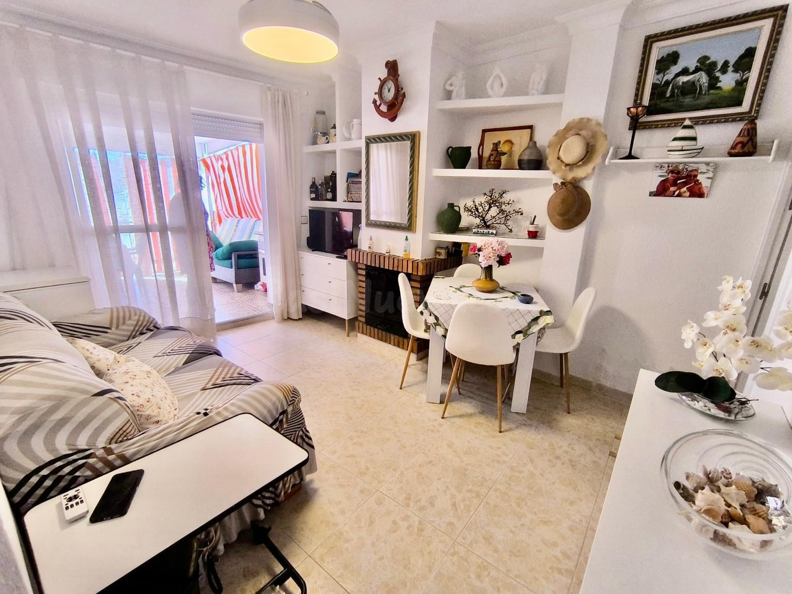ALQUILER DE SEPTIEMBRE A JUNIO – VIVIENDA DE 3 habitaciones  - foto 2