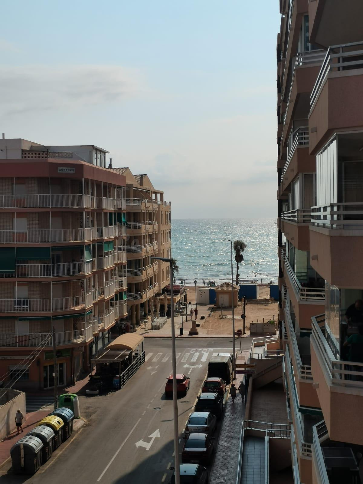 Apartamento reformado a 100 metros de la Playa de La Mata (Torrevieja) - foto 2