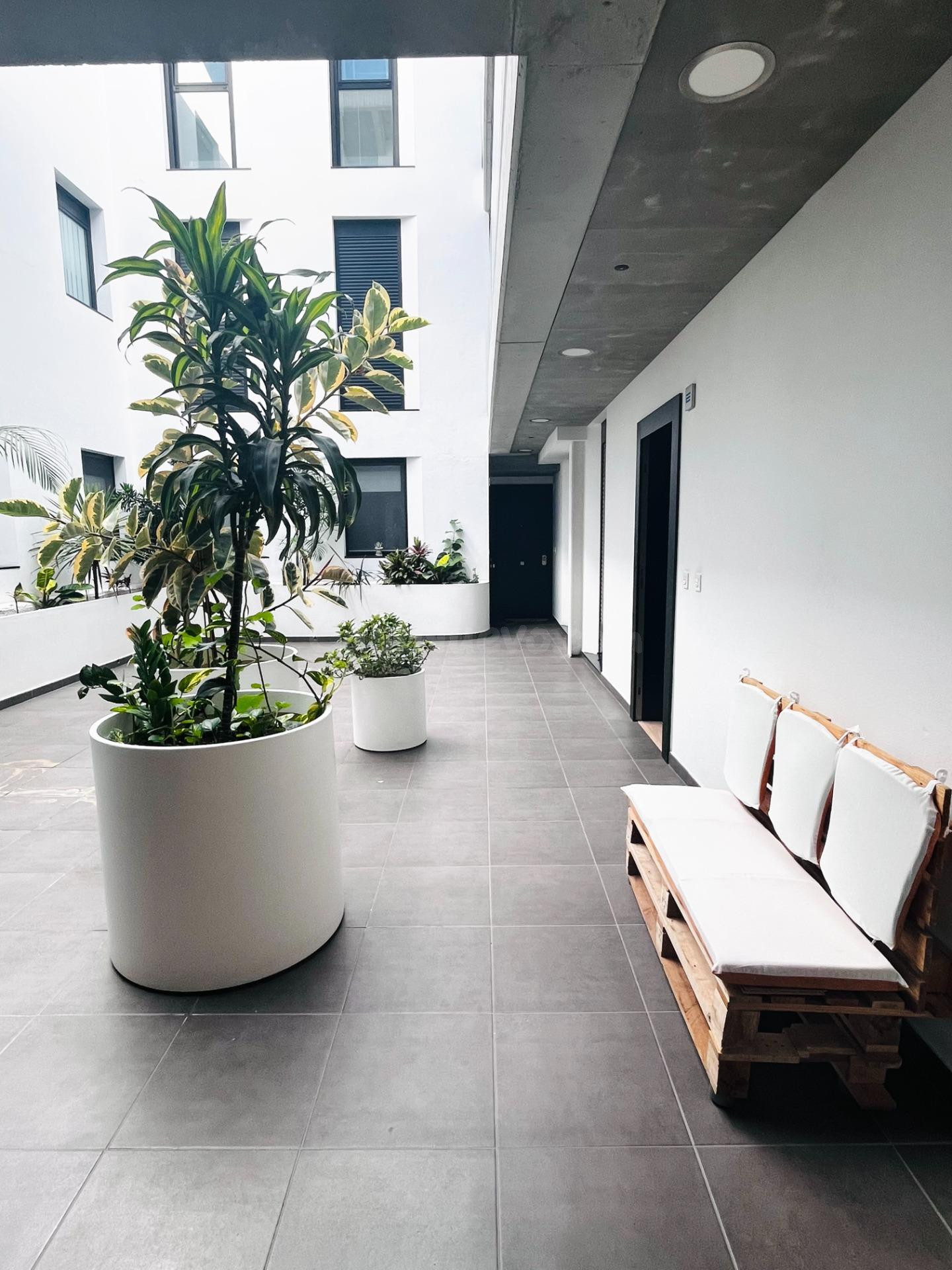 VENTA DE PISO DE CONSTRUCCIÓN SEMINUEVA - TRASTERO, BALCÓN TERRAZA - foto 2