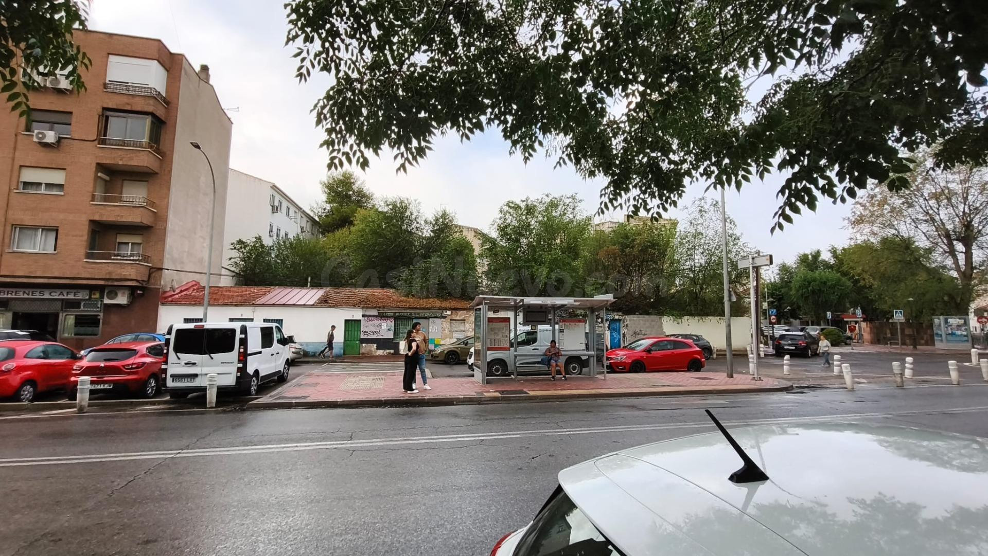 Suelo para uso residencial o comercial en Torrejon de Ardoz - foto 5