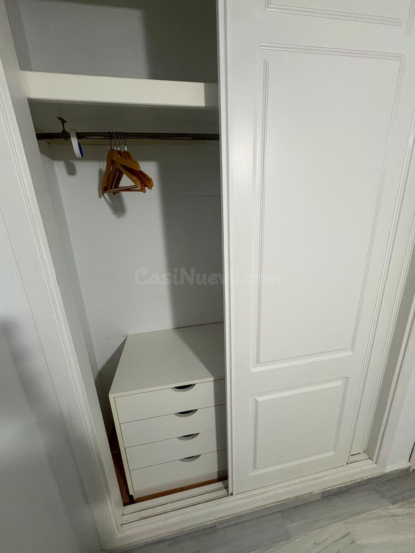 Precioso piso reformado con gran terraza privada en plena Carihuela - foto 3