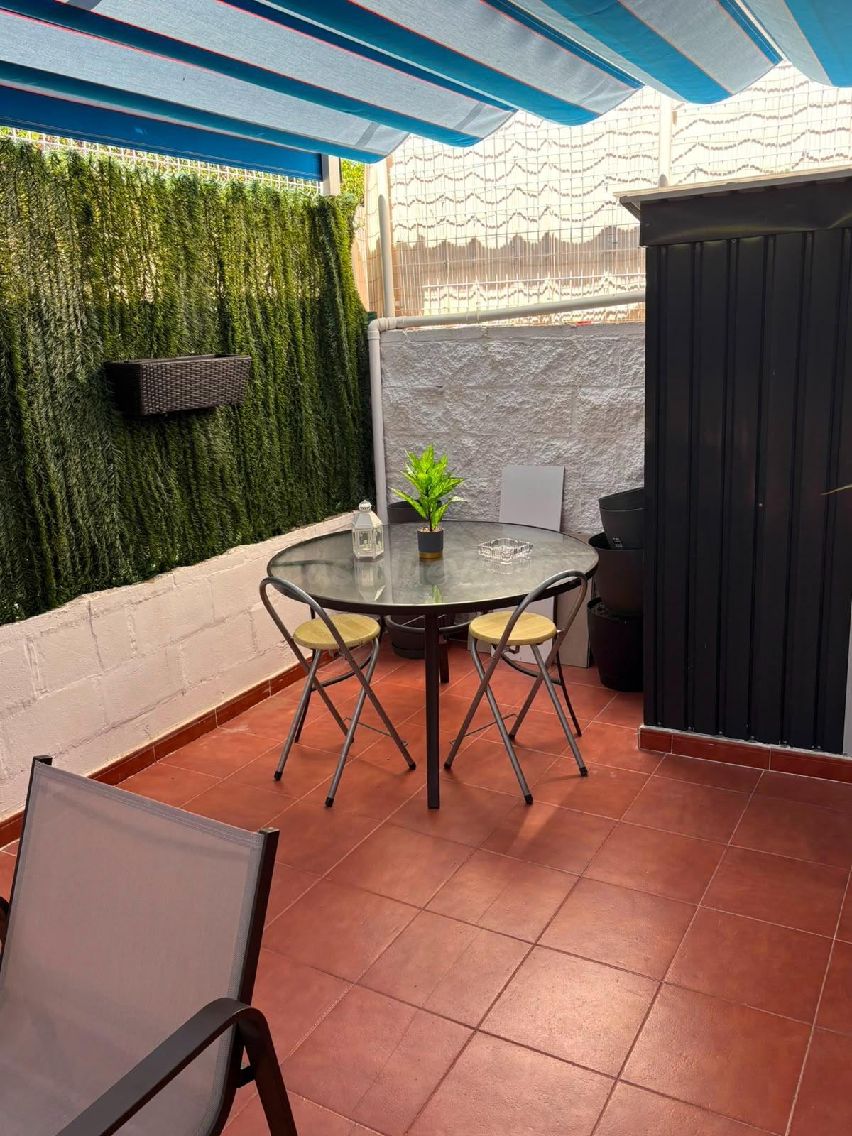Precioso piso reformado con gran terraza privada en plena Carihuela - foto 4