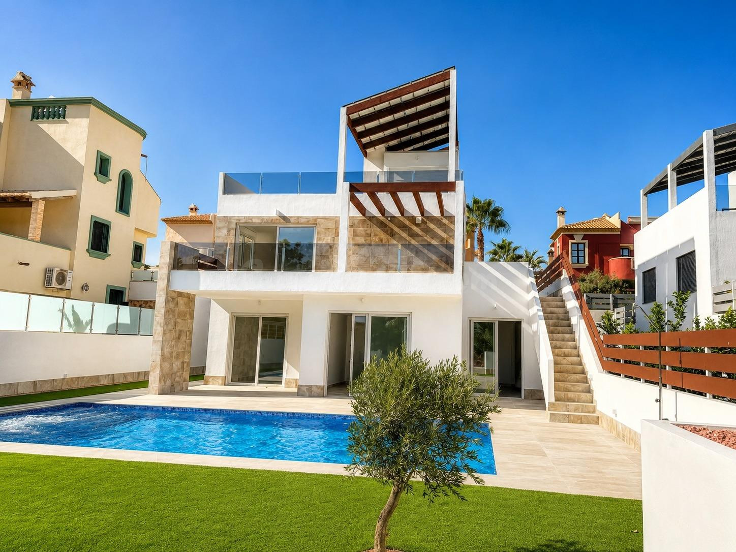 Villas de lujo en primera línea de campo de golf en Ciudad Q - foto 4