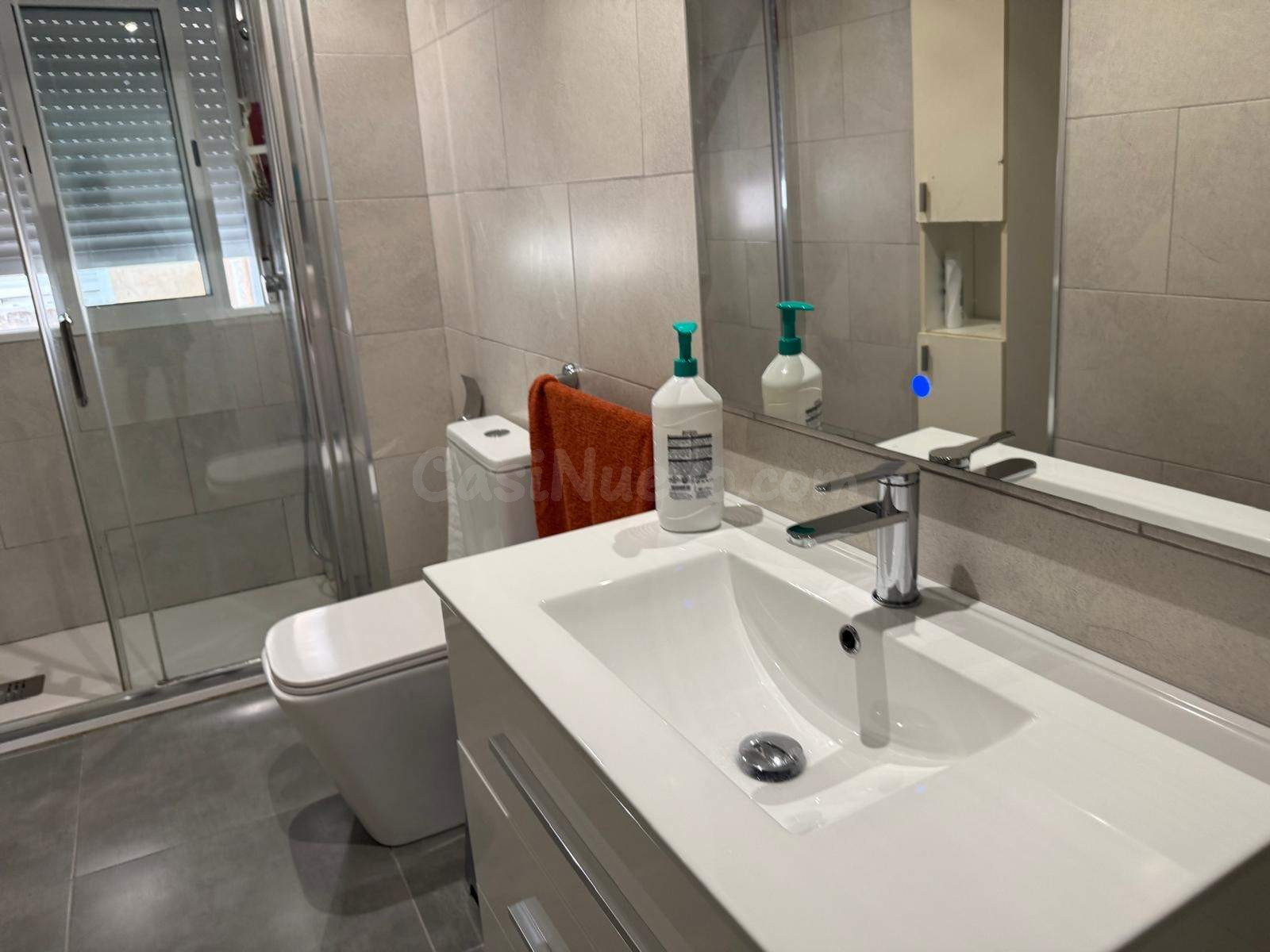 Acogedor Piso Exterior en Carolinas Bajas, Alicante - €165,0 - foto 4