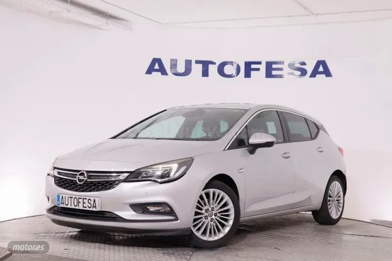 Opel Astra 2015 en Alpedrete con GPS y Bluetooth