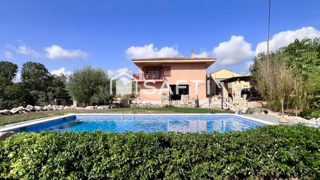 Finca rústica con chalet y piscina en Valls