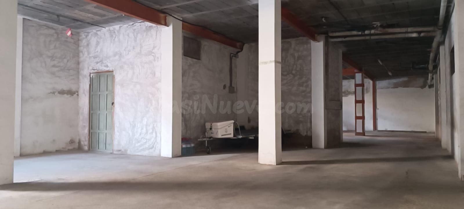 SE VENDE GARAJE PARA 6 AUTOS Y TRASTERO 15m2