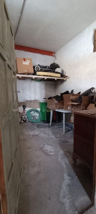 SE VENDE GARAJE PARA 6 AUTOS Y TRASTERO 15m2 - foto 4