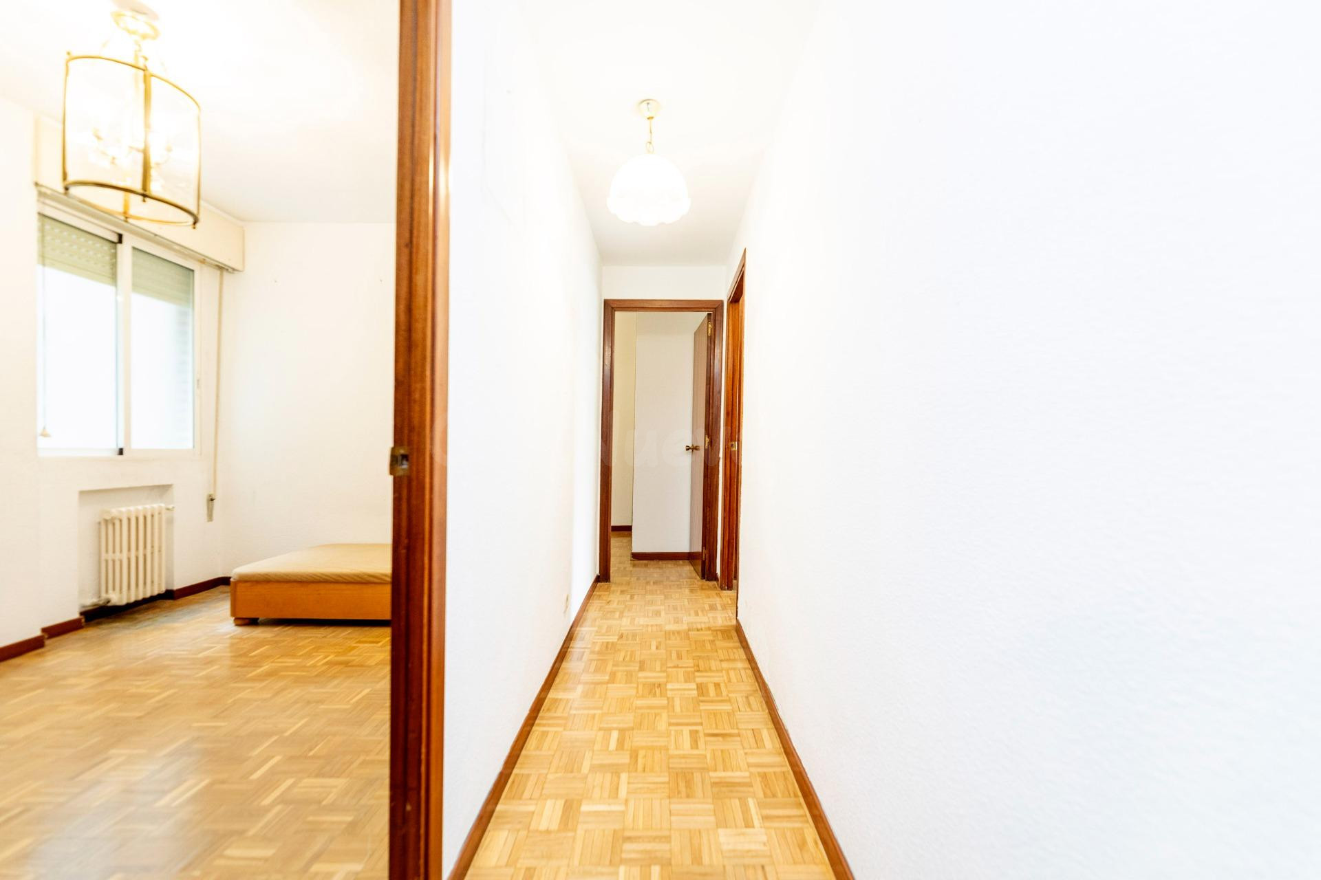 Impresionante Piso en Gaztambide: Garaje y Trastero Incluido - foto 4