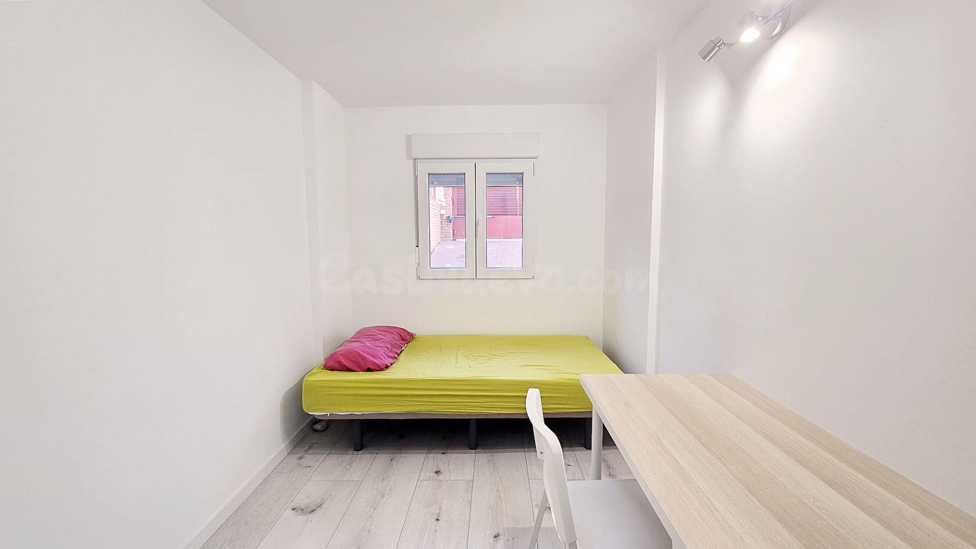 EN ALQUILER PARA ESTUDIANTES, PISO EN SEMISÓTANO CON GASTOS  - foto 4