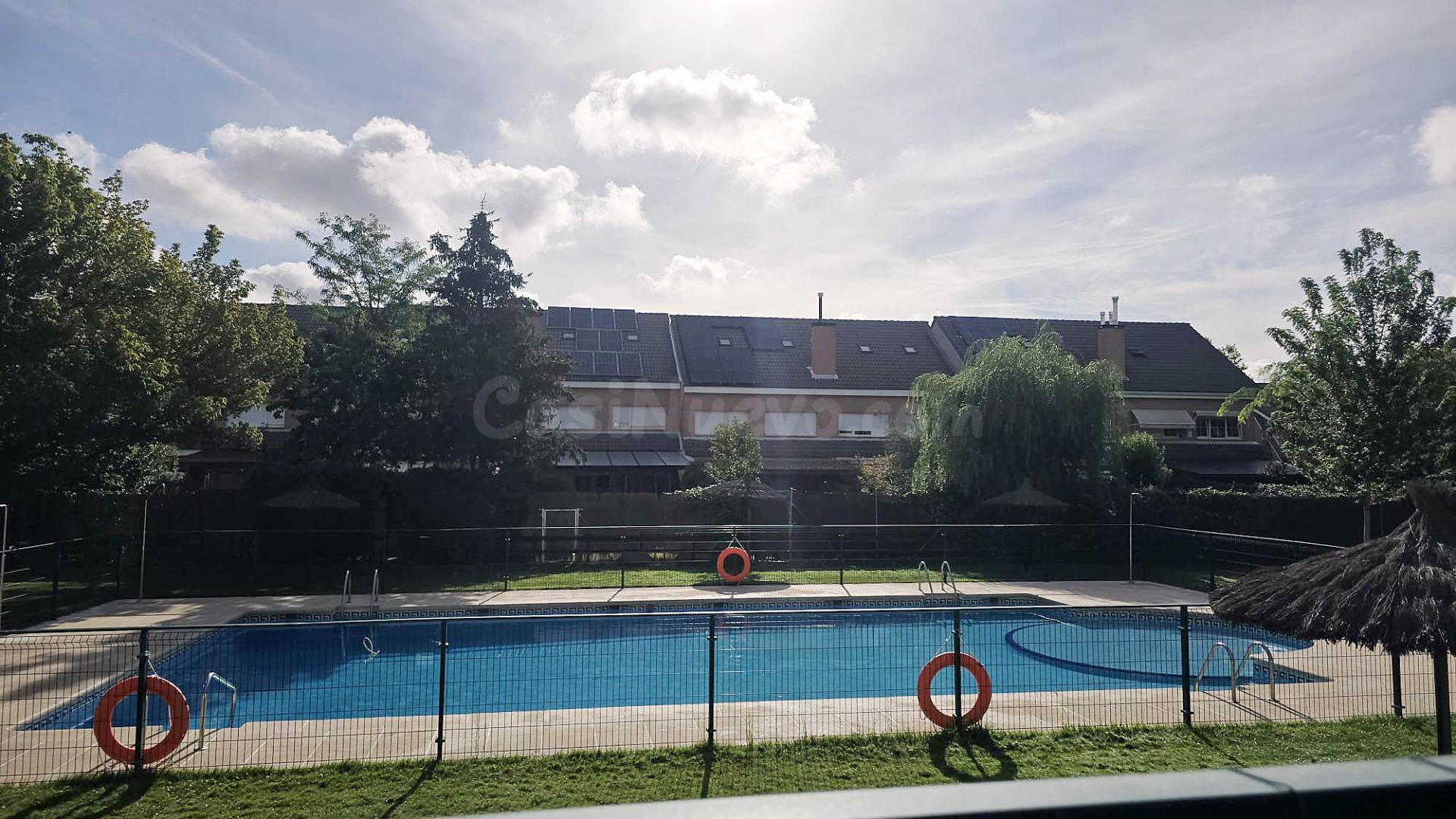 habitaciones EN ALQUILER PARA ESTUDIANTES DE LA UAX EN URB PRIVADA DE VILLANUEVA DE LA CAÑADA