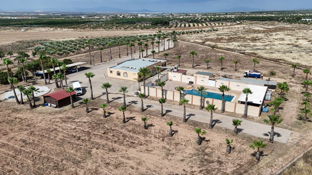 Villa 6 habitaciones 558m² en venta - Fuente Álamo