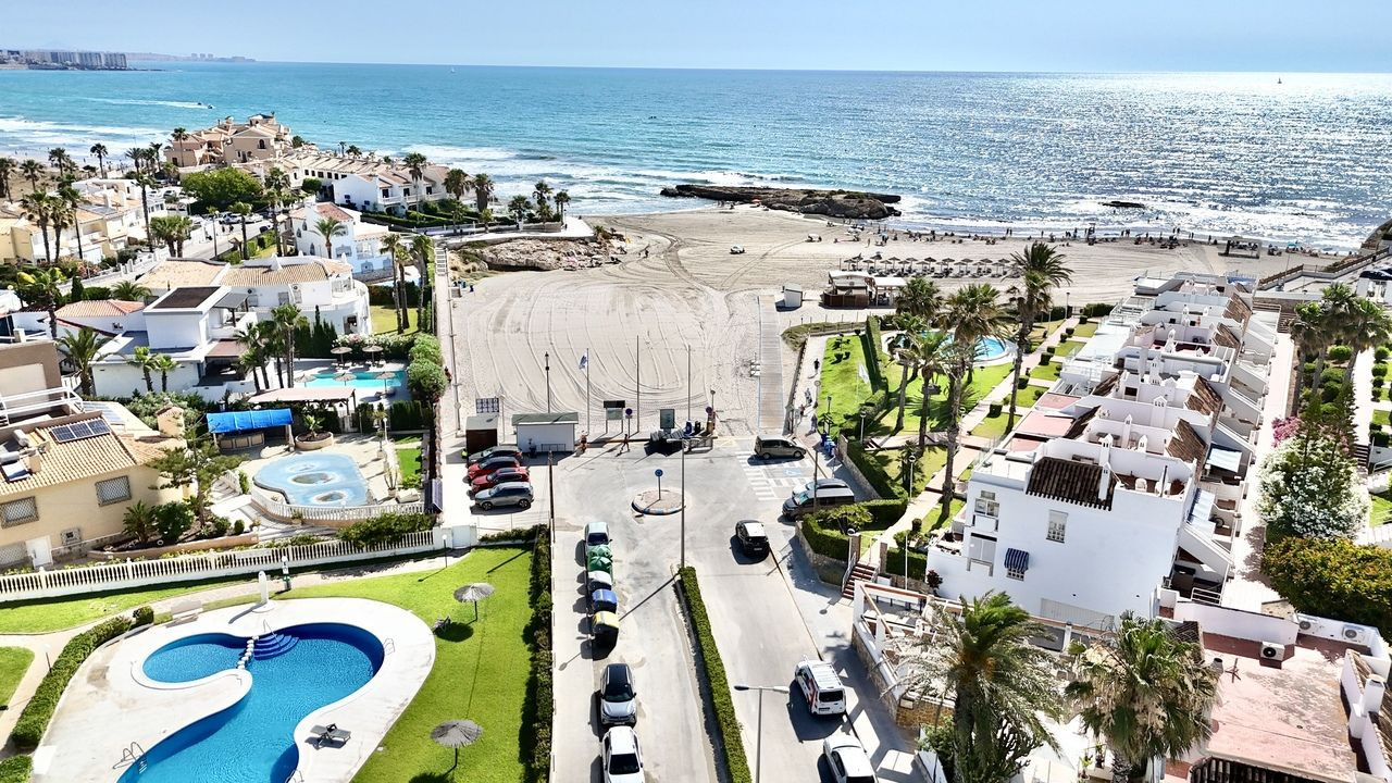 Local comercial 250m² en venta - Cabo Roig - foto 2