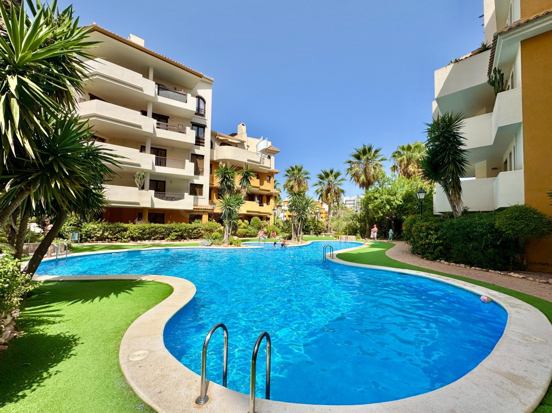 Apartamento 2 habitaciones 135m² en venta - Punta Prima