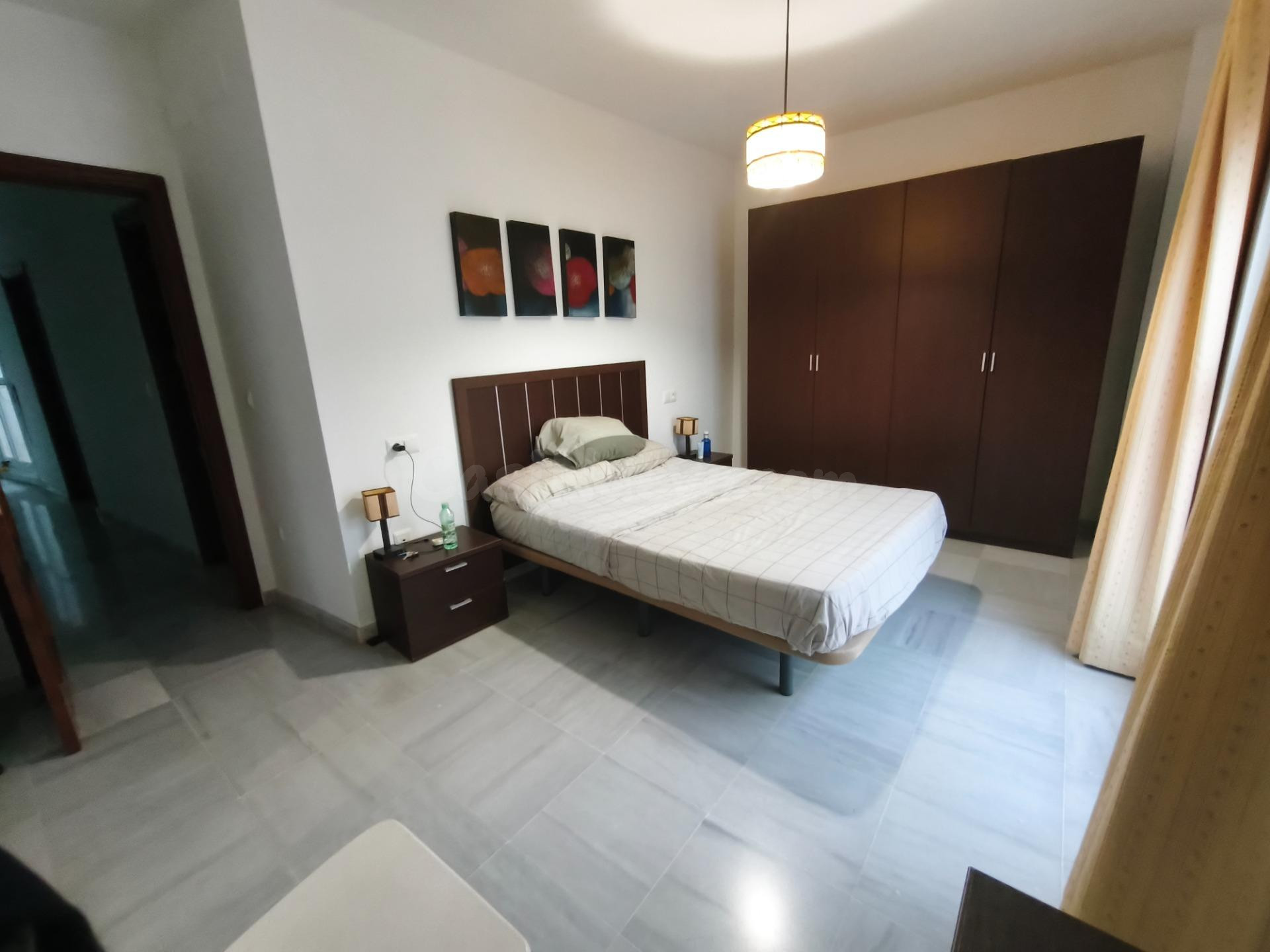 Piso en Planta Baja con Espacios Exteriores Privados! - foto 5