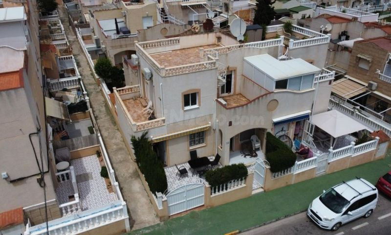 ADOSADO DE 3 DORMITORIOS 2 BAÑOS EN TORREVIEJA (LOS BALCONES - foto 2