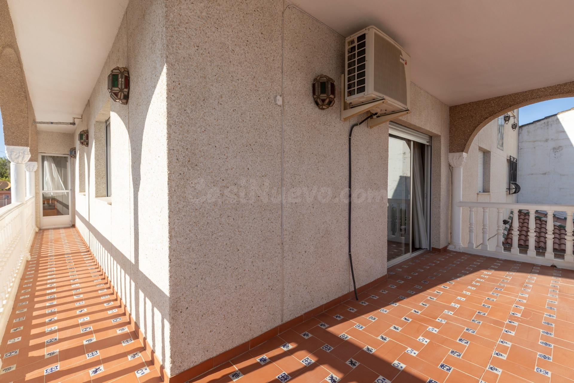 Amplio Pareado en Vega de Granada: Tu Nuevo Hogar Espera por - foto 4