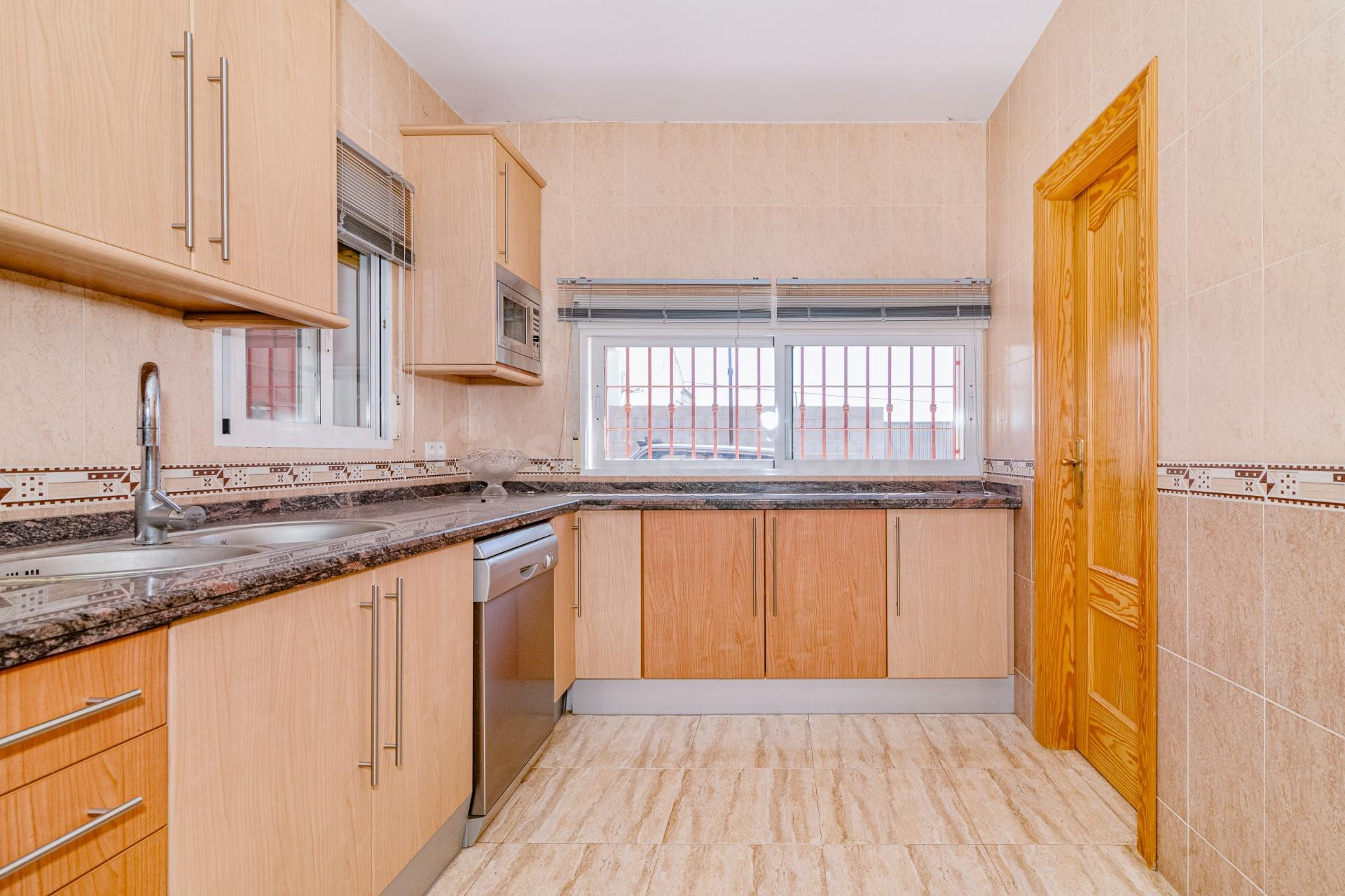 ¡Espectacular Chalet en Tocon, Illora con piscina privada! - foto 4