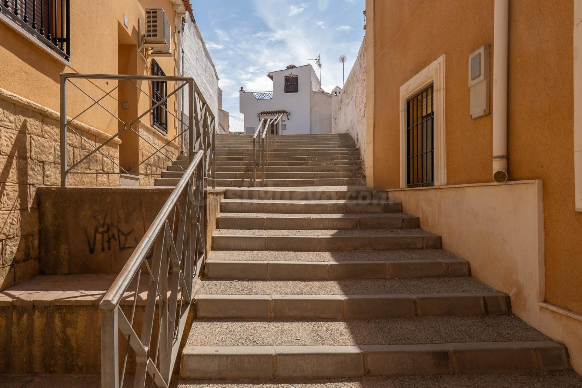 Edificio en Venta en Guadix - Oportunidad de Inversión - foto 2