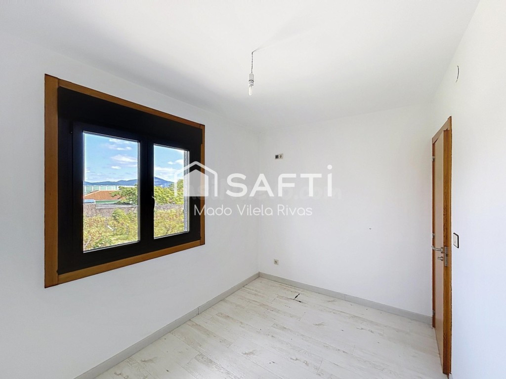 Se vende casa con mucho espacio, muchas posibilidades y un muy buen precio. - foto 3
