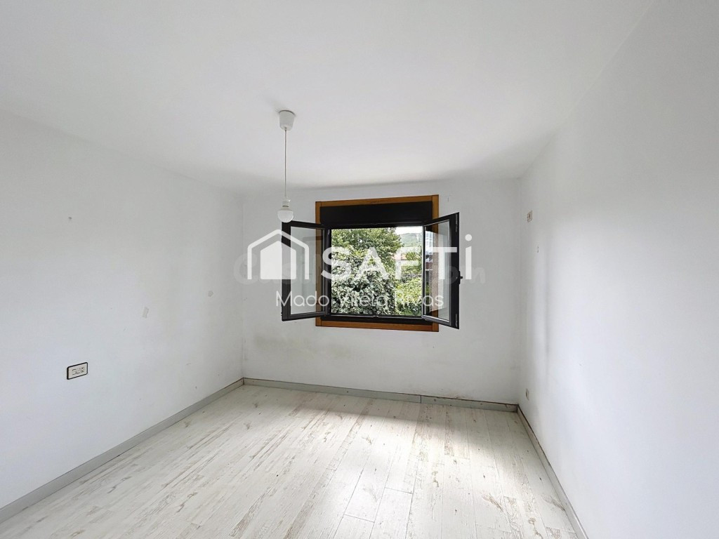 Se vende casa con mucho espacio, muchas posibilidades y un muy buen precio. - foto 4