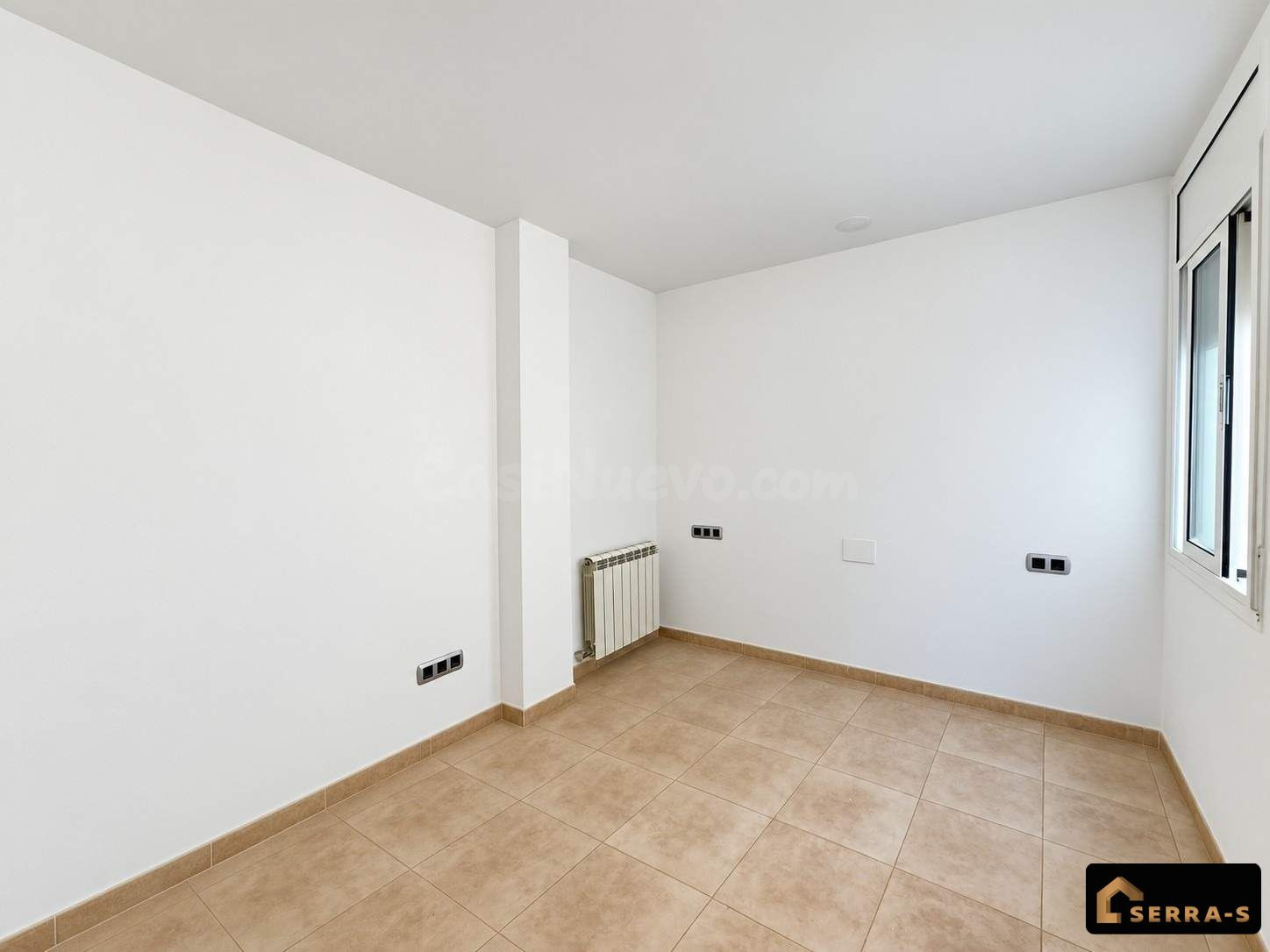 PISO DE 3 habitaciones, 2 BAÑOS Y PLAZA DE PARKING CERRADA " - foto 3
