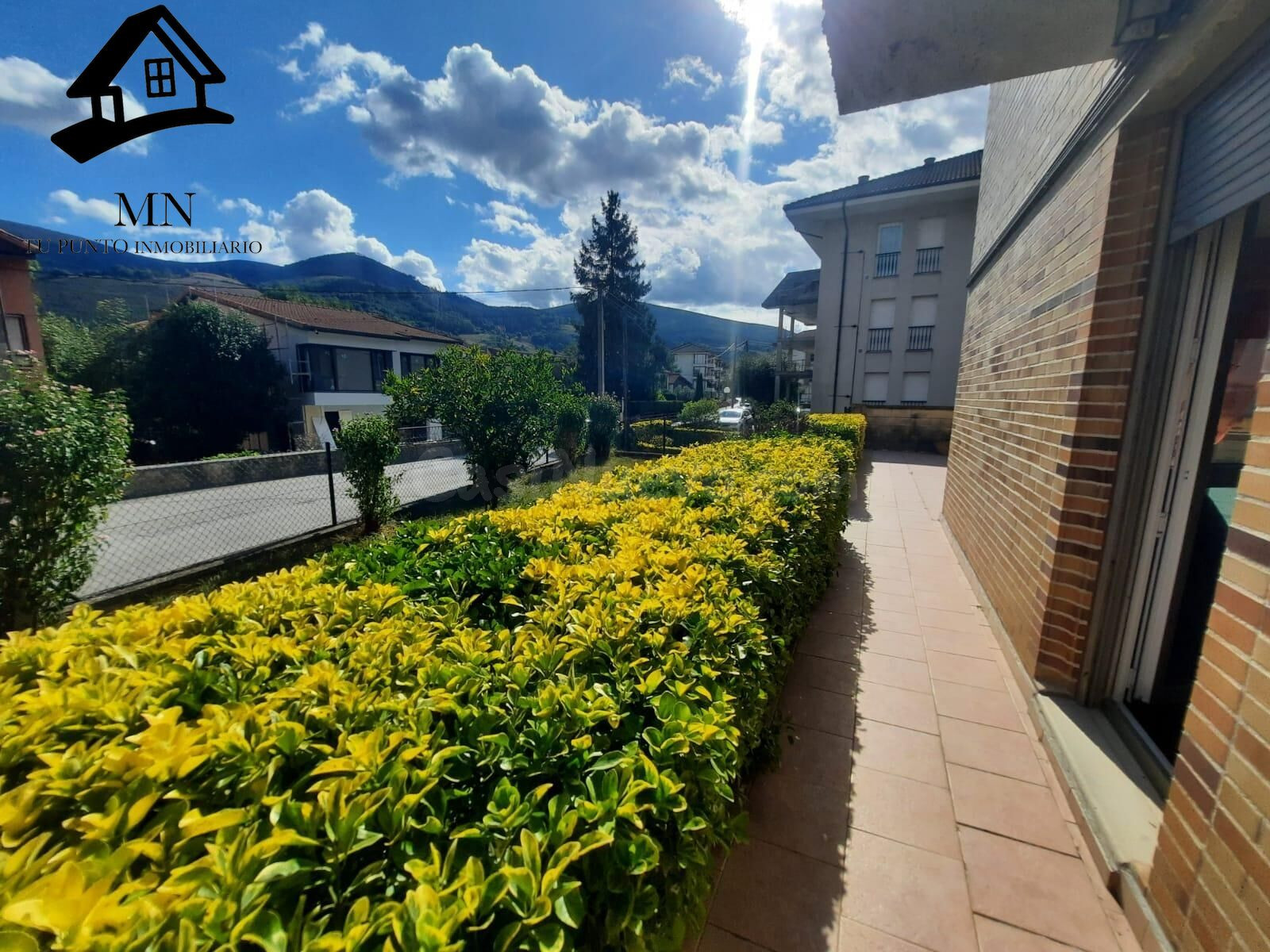 VIVIENDA A ESTRENAR CON UNA TERRAZA IMPRESIONANTE Y JARDÍN