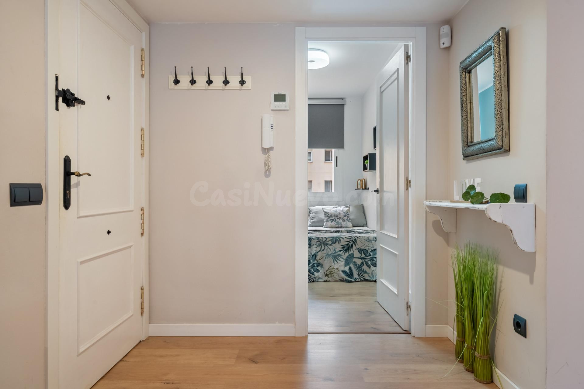 Amplio piso de 4 habitaciones con dos terrazas y plaza de ap - foto 2