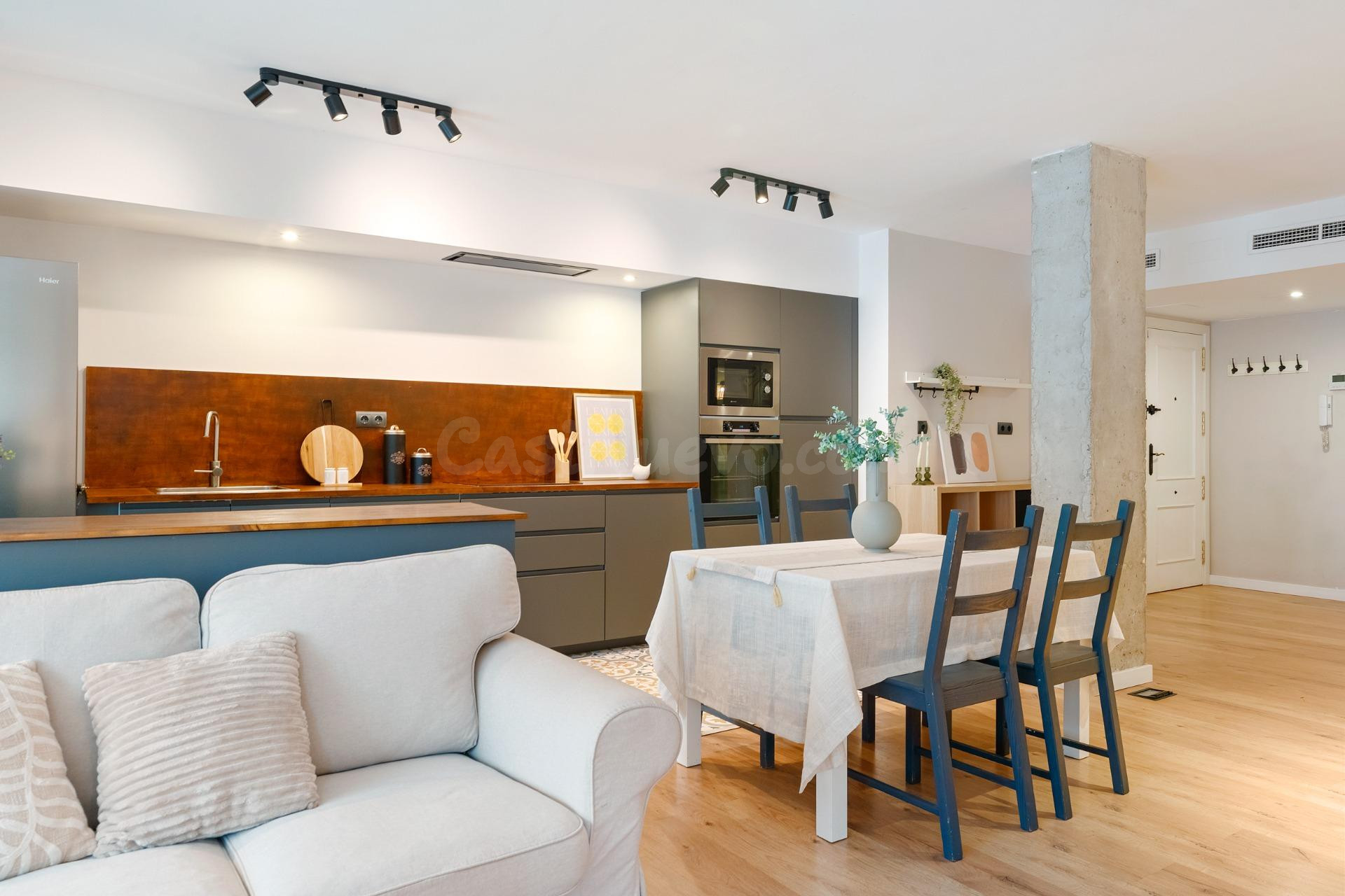 Amplio piso de 4 habitaciones con dos terrazas y plaza de ap - foto 5