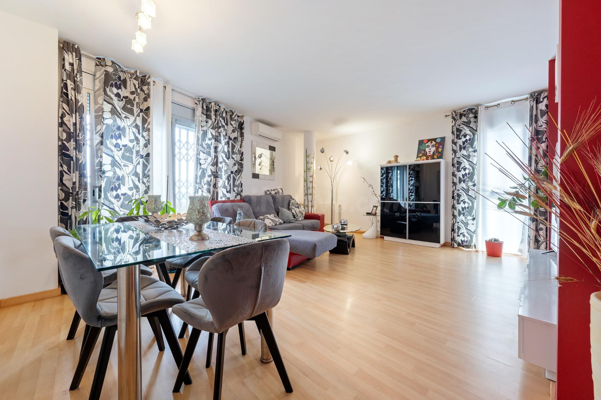 Piso 4 habitaciones 107m² en venta - Barrio de miramar - foto 2