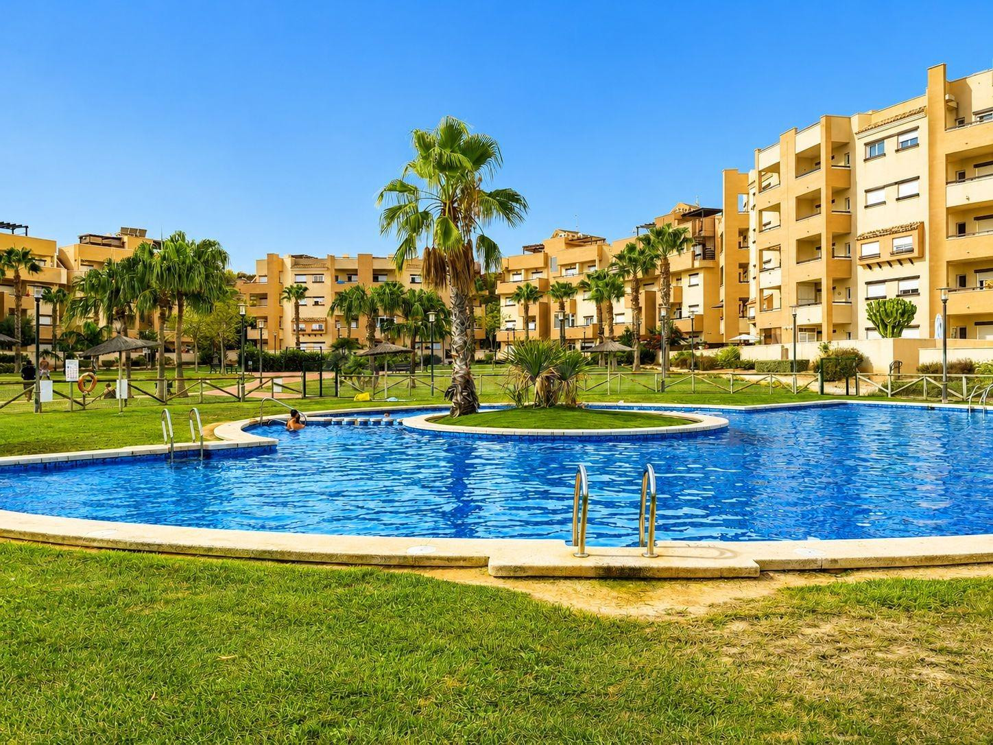 Divino apartamento en United Golf Resort - foto 2