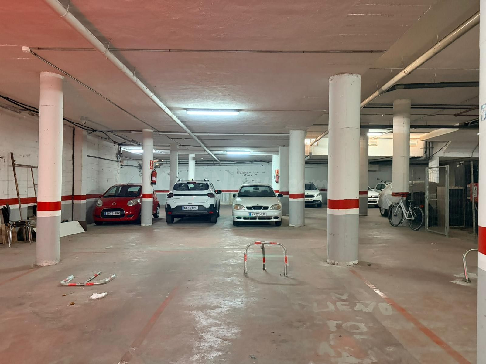 Garaje 8m² en venta - Punta Prima