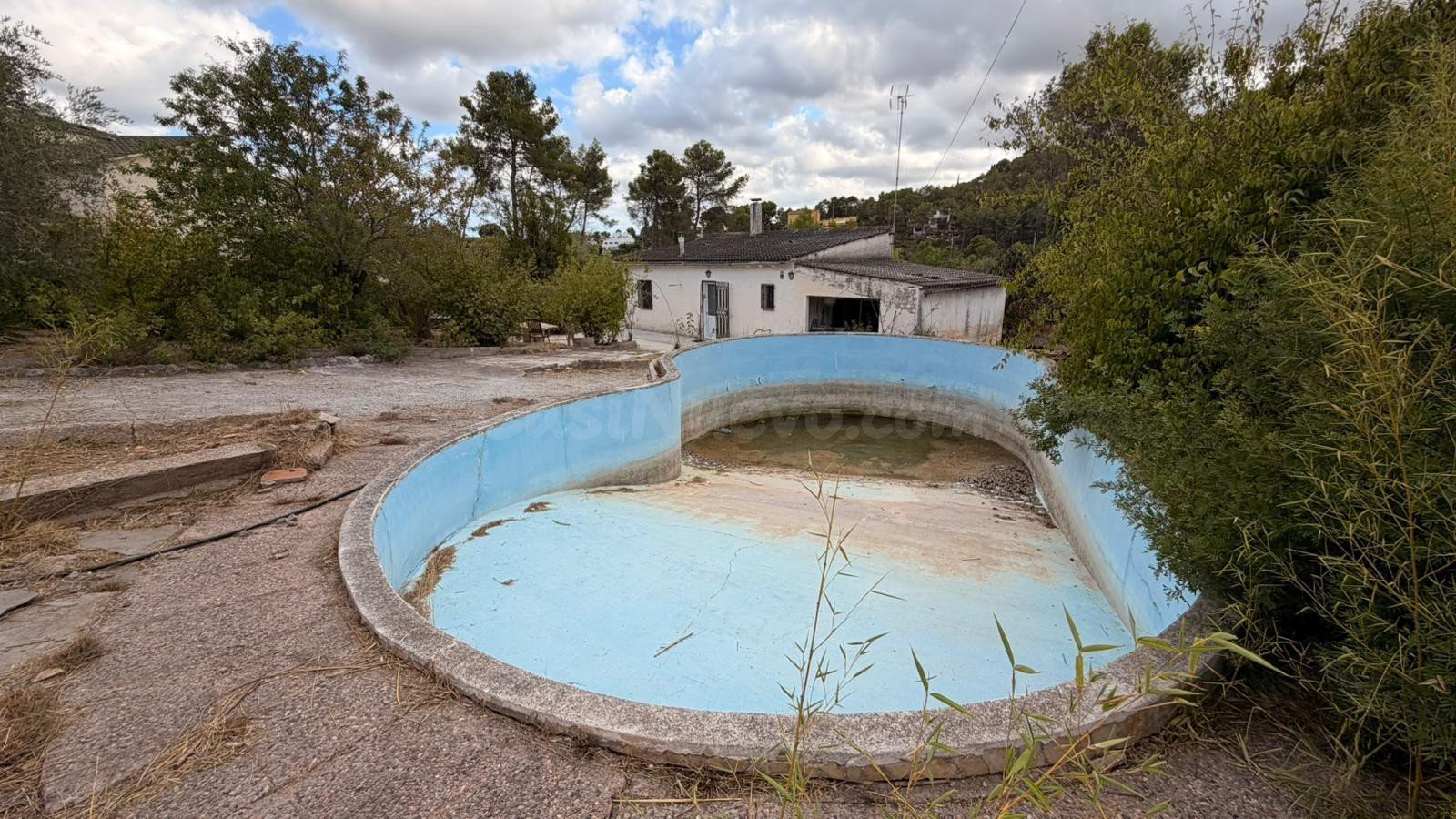 Casa independiente con piscina a la venta en Can Suria, Olivella