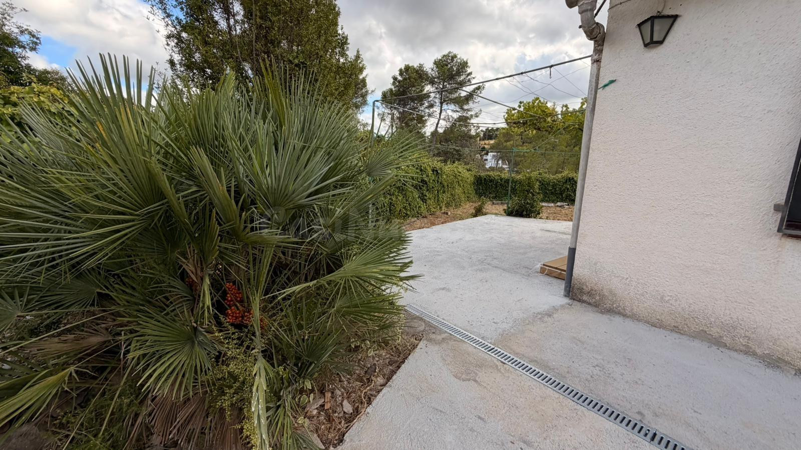 Casa independiente con piscina a la venta en Can Suria, Olivella - foto 3